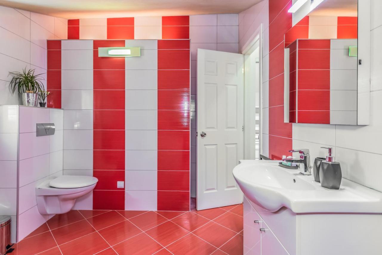 Apartmani Nikola Baška Voda Buitenkant foto