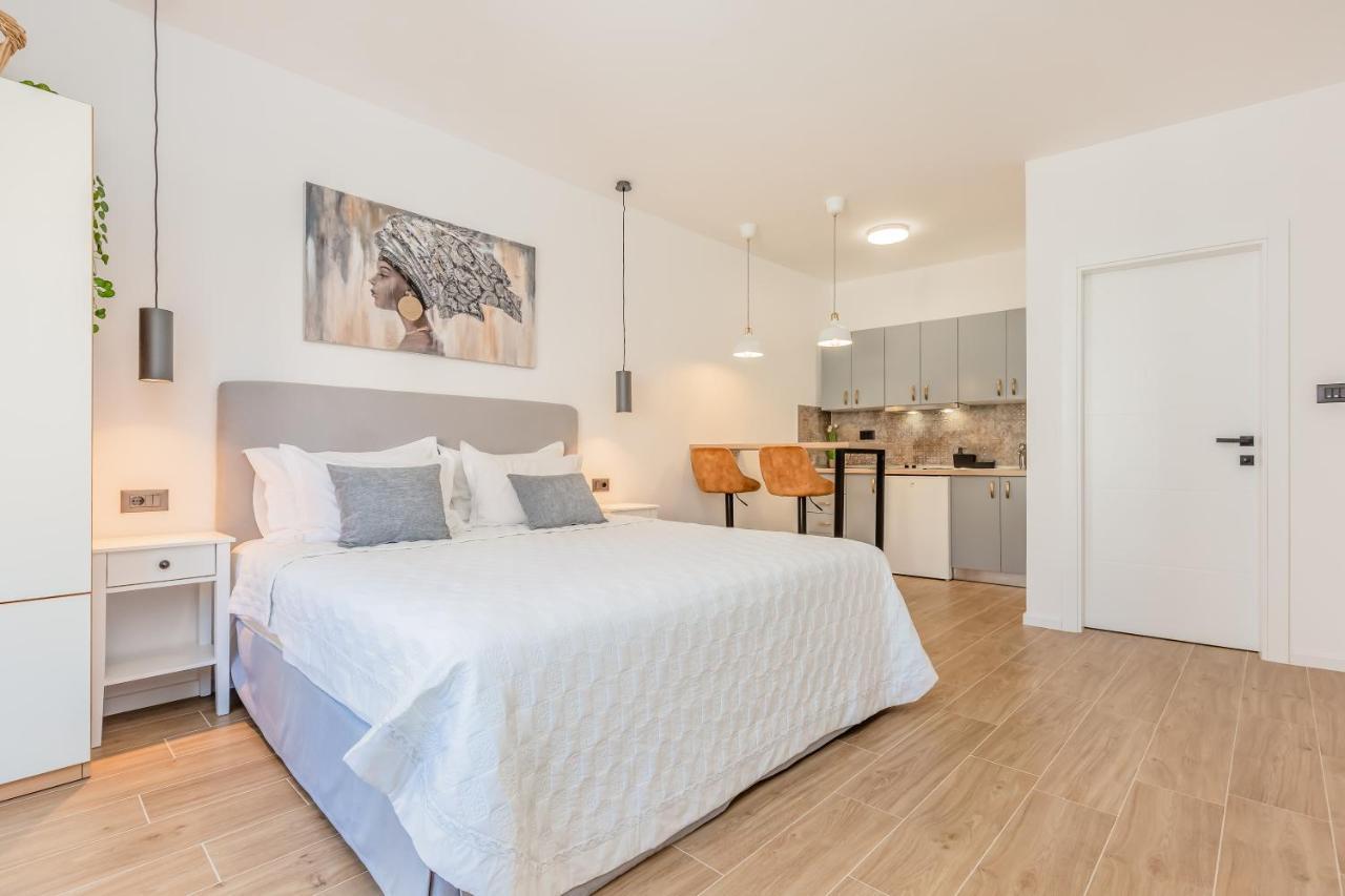 Apartmani Nikola Baška Voda Buitenkant foto