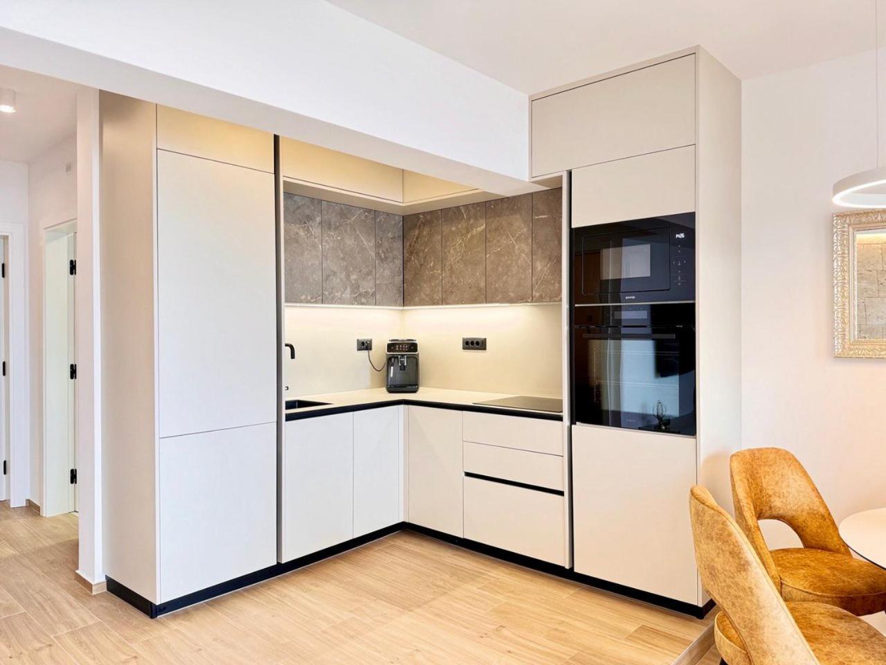 Apartmani Nikola Baška Voda Buitenkant foto
